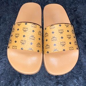 MCM woman slides size 8